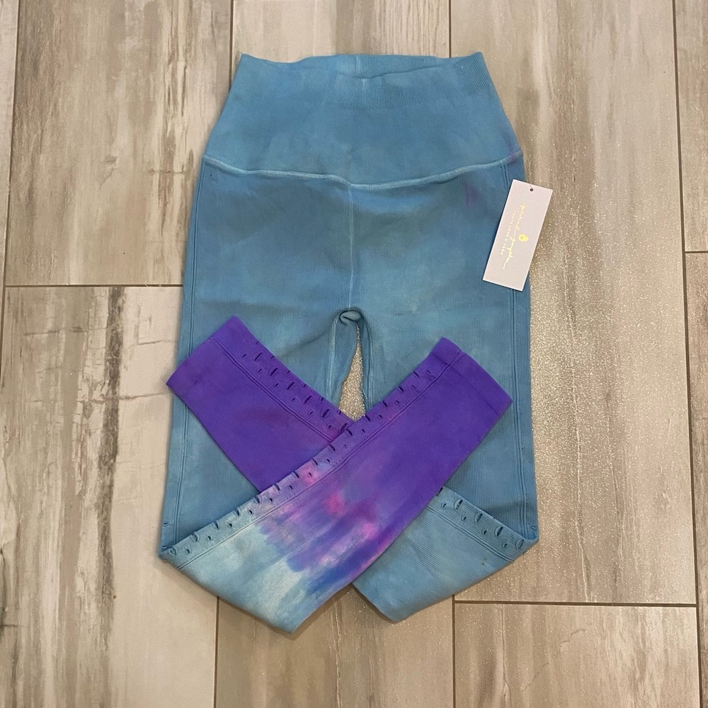 NWT Spiritual Gangster Purple and Blue Tie Dye Self Love Leggings, size XS/S